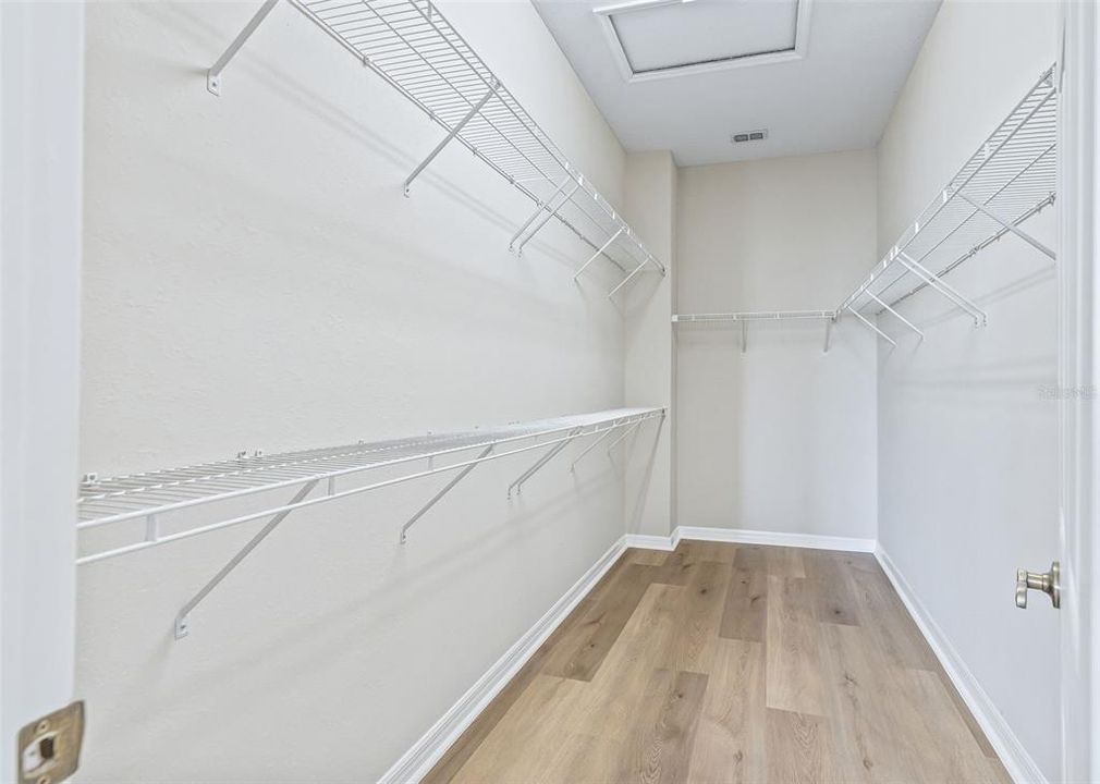 For Sale: $349,000 (2 beds, 2 baths, 1673 Square Feet)