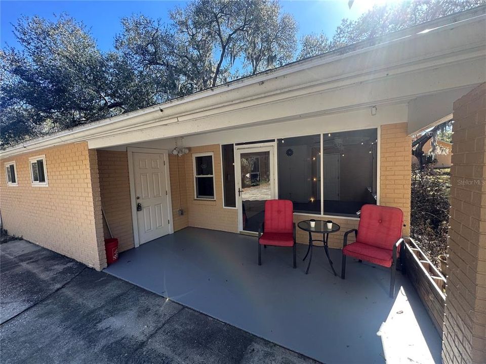 For Rent: $1,400 (2 beds, 1 baths, 1052 Square Feet)