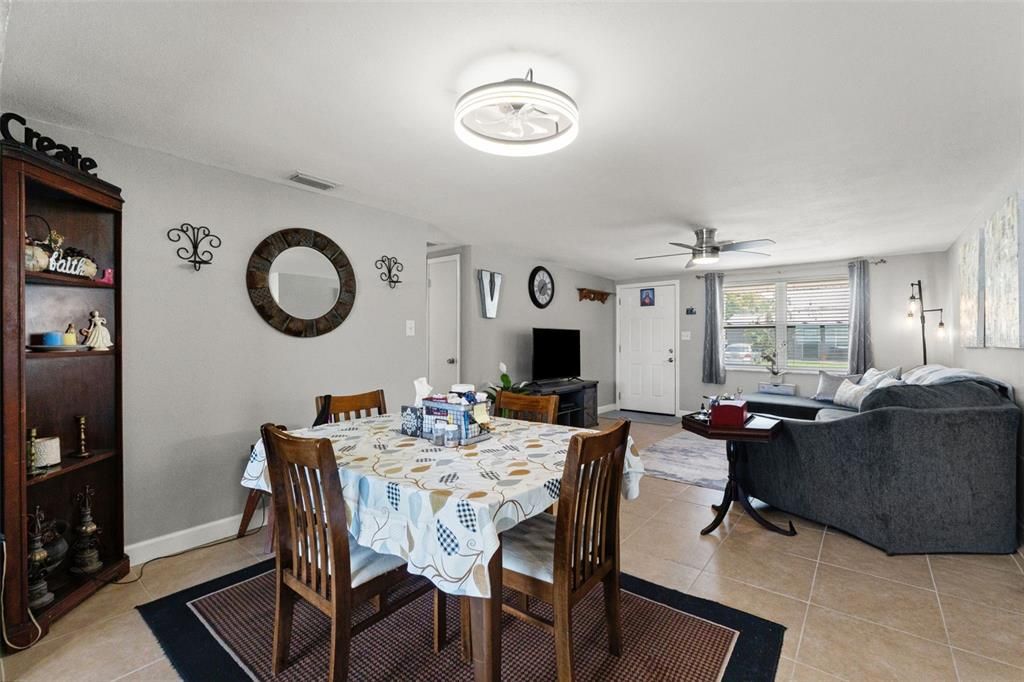 For Sale: $265,000 (3 beds, 2 baths, 1210 Square Feet)