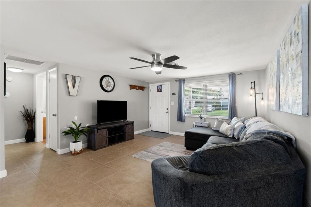 For Sale: $265,000 (3 beds, 2 baths, 1210 Square Feet)