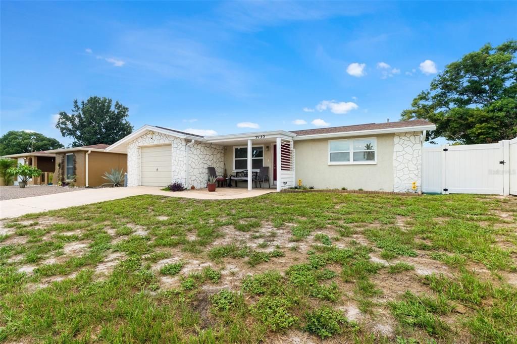 For Sale: $265,000 (3 beds, 2 baths, 1210 Square Feet)