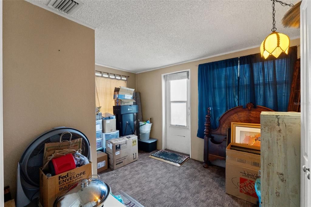 For Sale: $265,000 (3 beds, 2 baths, 1210 Square Feet)
