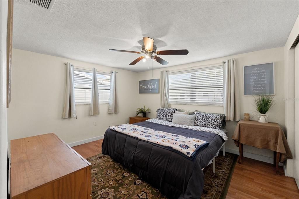 For Sale: $265,000 (3 beds, 2 baths, 1210 Square Feet)