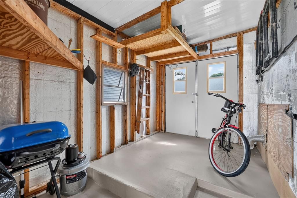 For Sale: $198,900 (2 beds, 2 baths, 1040 Square Feet)