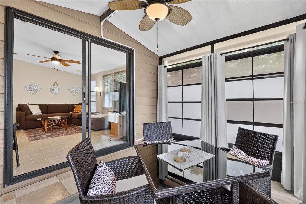 For Sale: $198,900 (2 beds, 2 baths, 1040 Square Feet)