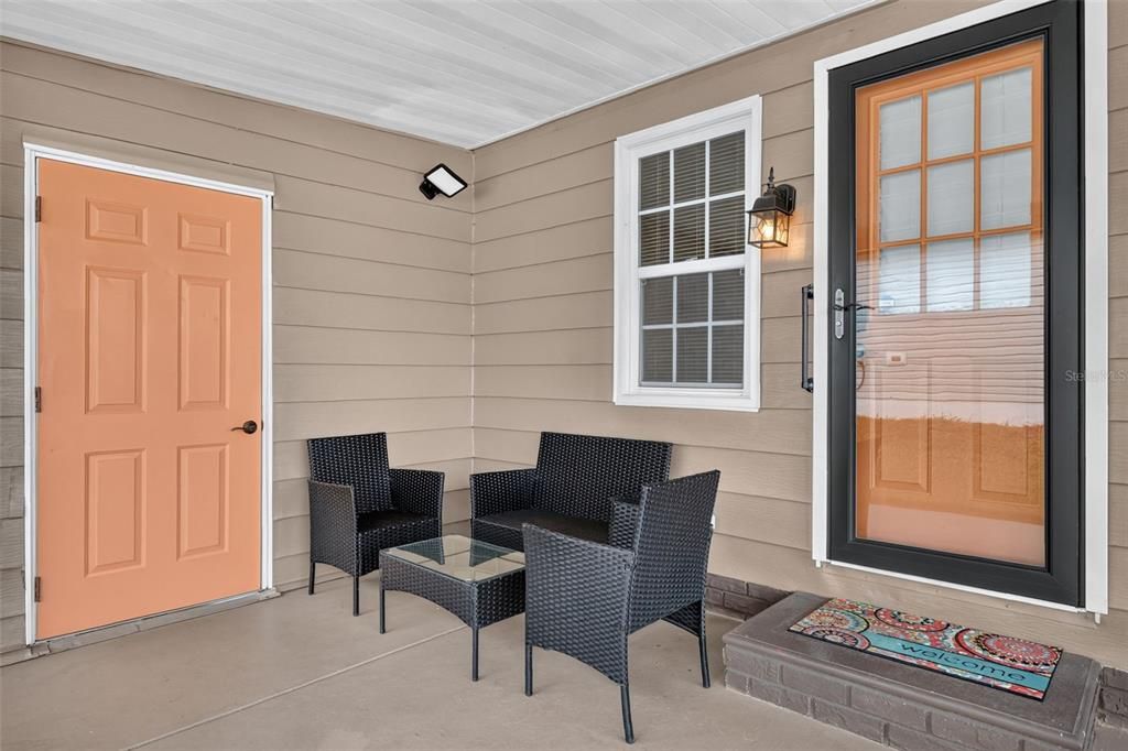 For Sale: $198,900 (2 beds, 2 baths, 1040 Square Feet)