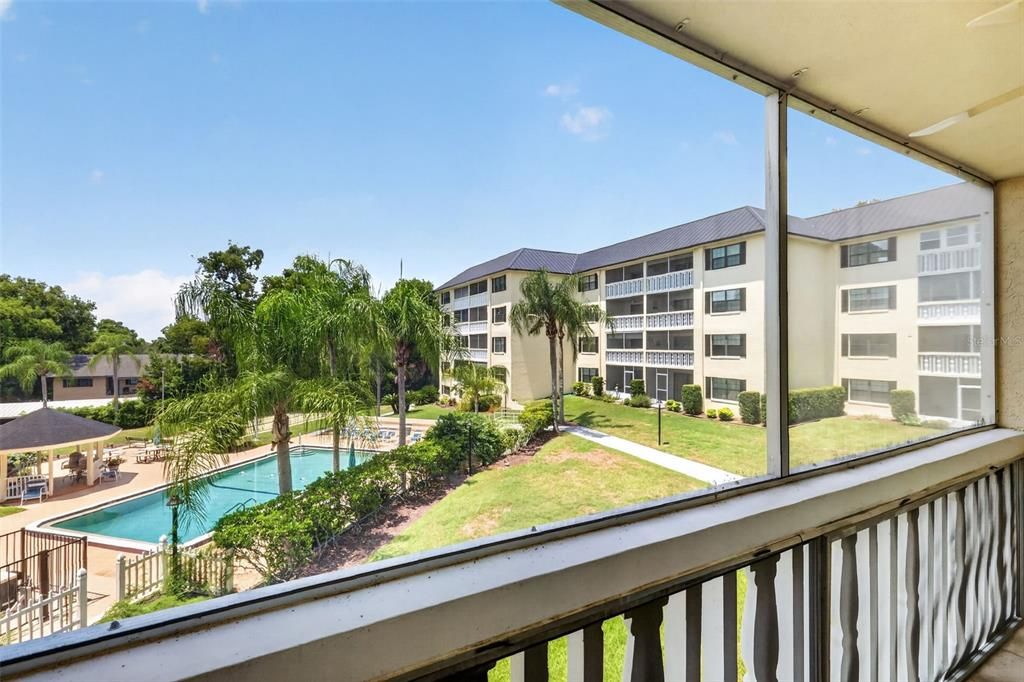 For Sale: $269,000 (2 beds, 2 baths, 1163 Square Feet)