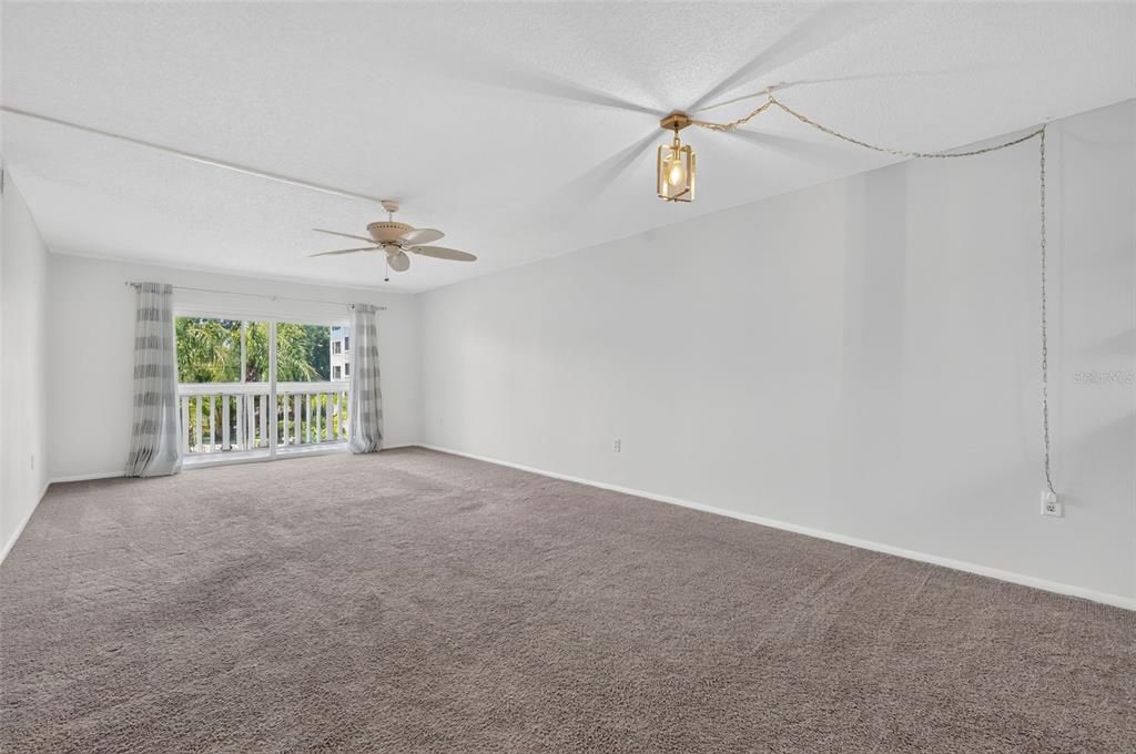For Sale: $269,000 (2 beds, 2 baths, 1163 Square Feet)