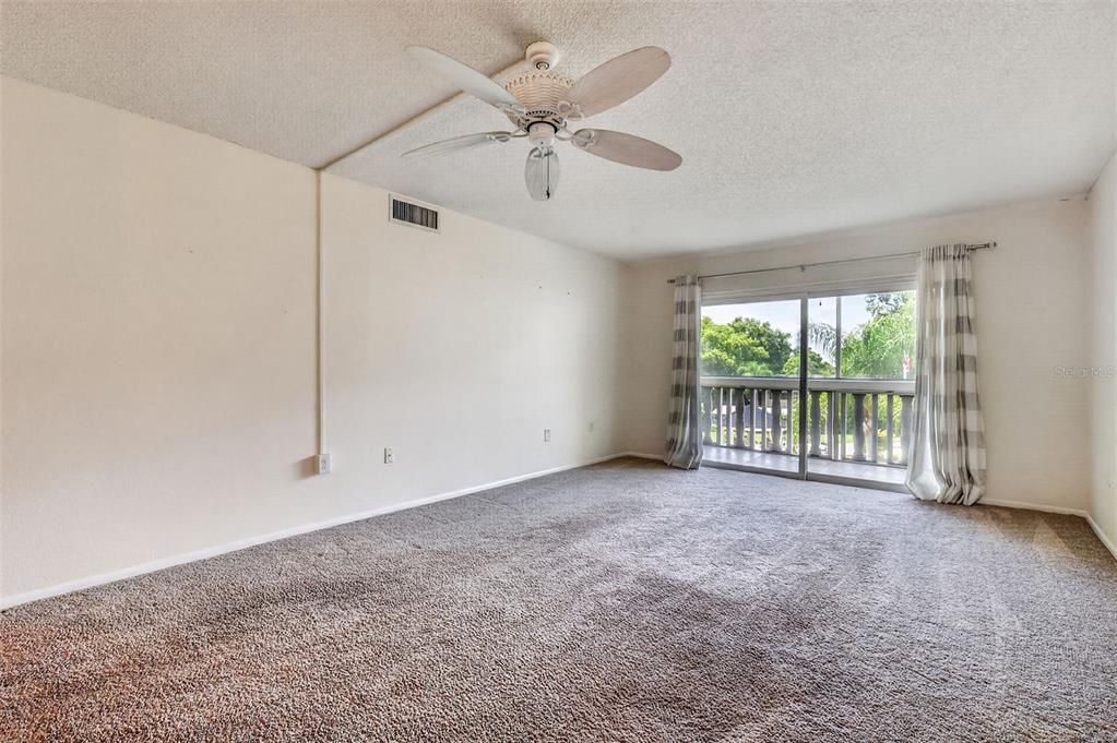 For Sale: $269,000 (2 beds, 2 baths, 1163 Square Feet)