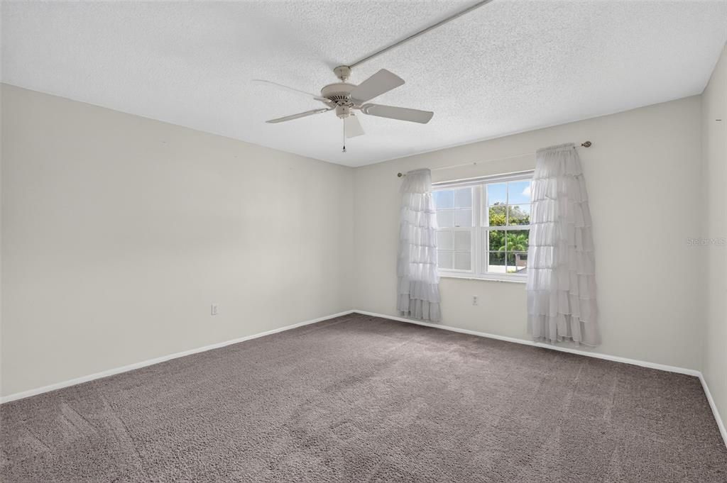 For Sale: $269,000 (2 beds, 2 baths, 1163 Square Feet)