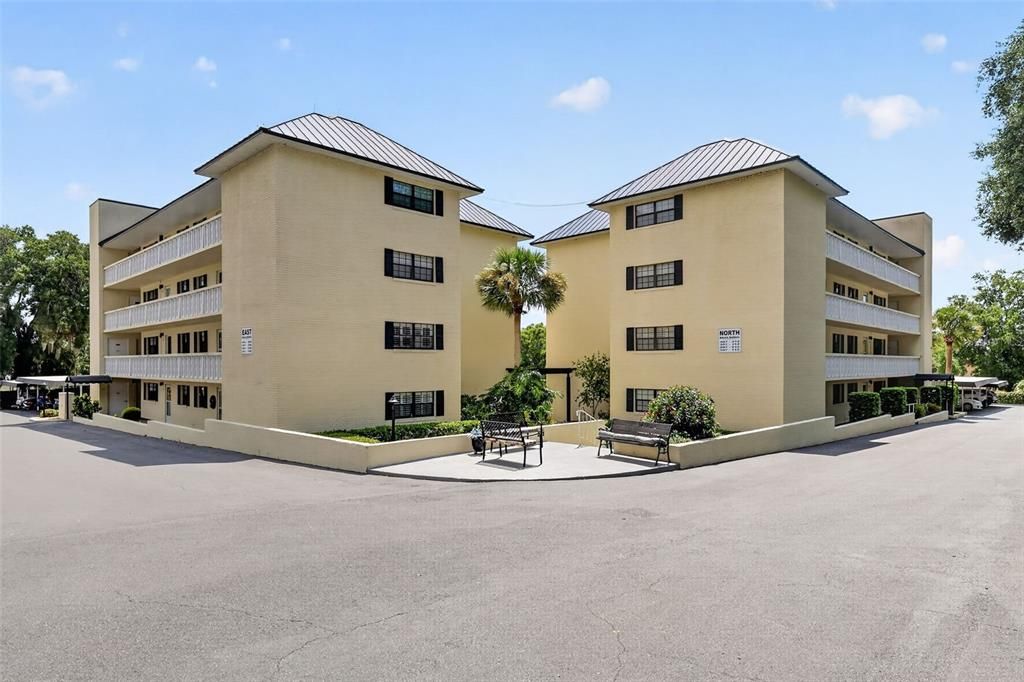 For Sale: $269,000 (2 beds, 2 baths, 1163 Square Feet)