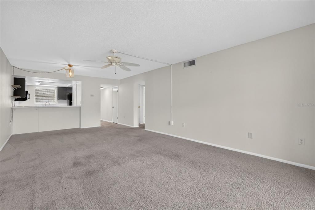 For Sale: $269,000 (2 beds, 2 baths, 1163 Square Feet)