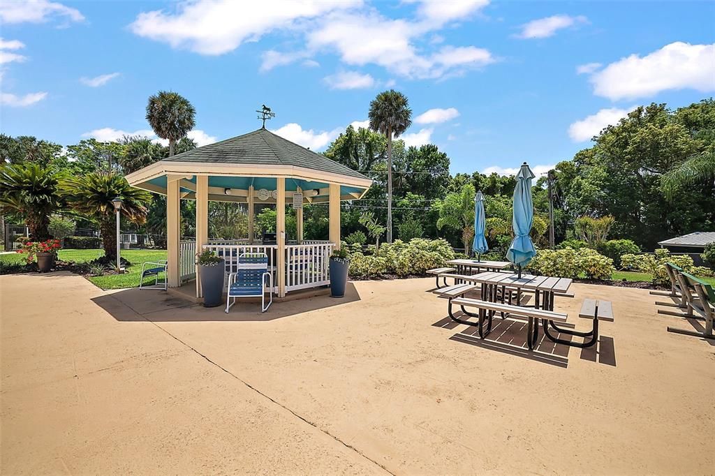 For Sale: $269,000 (2 beds, 2 baths, 1163 Square Feet)