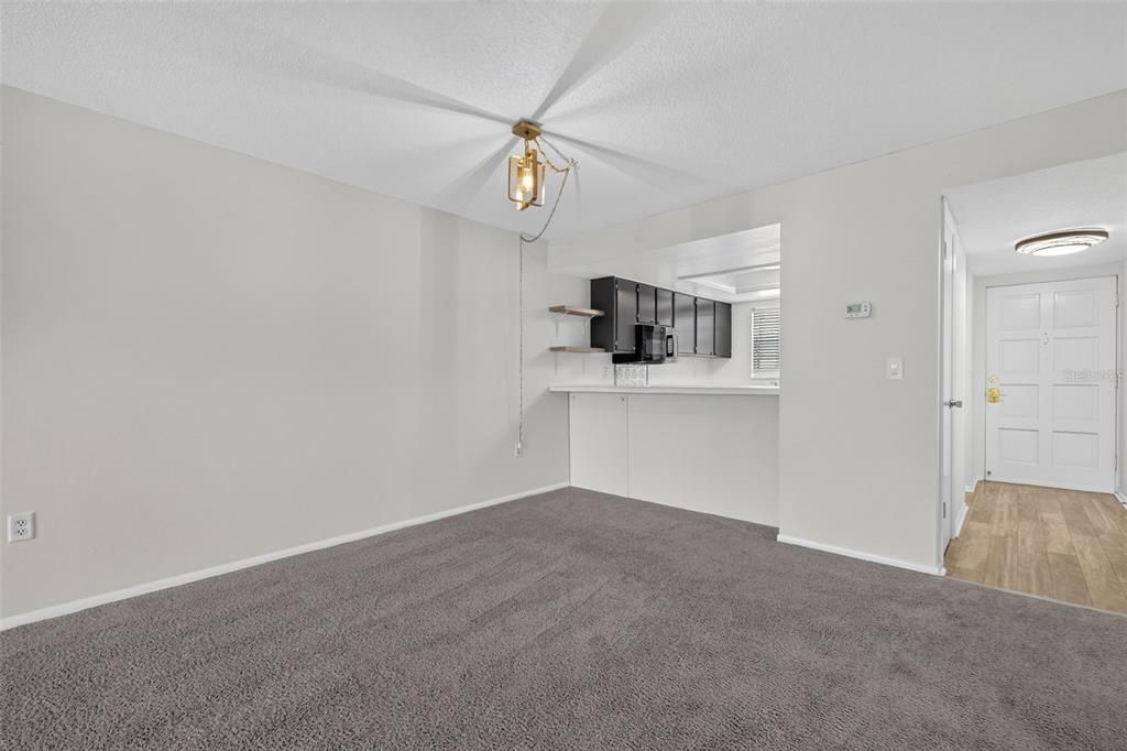 For Sale: $269,000 (2 beds, 2 baths, 1163 Square Feet)
