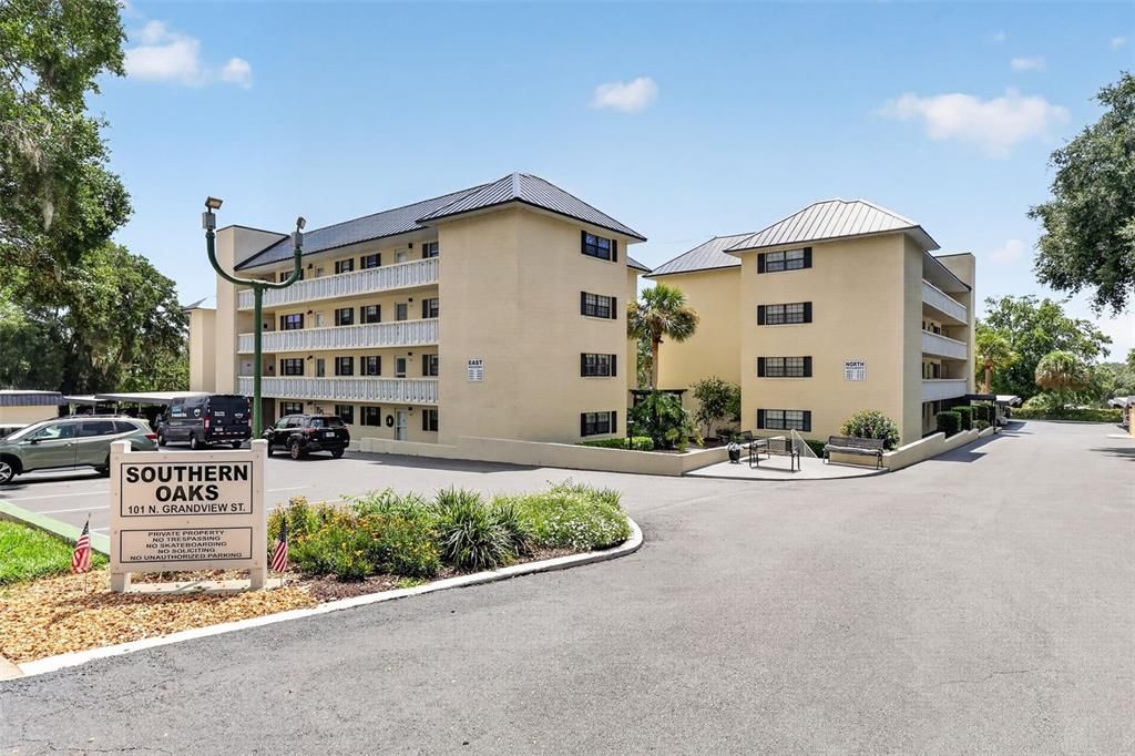 For Sale: $269,000 (2 beds, 2 baths, 1163 Square Feet)