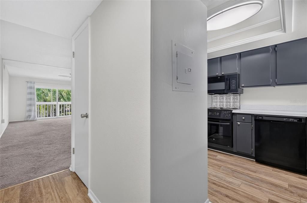 For Sale: $269,000 (2 beds, 2 baths, 1163 Square Feet)
