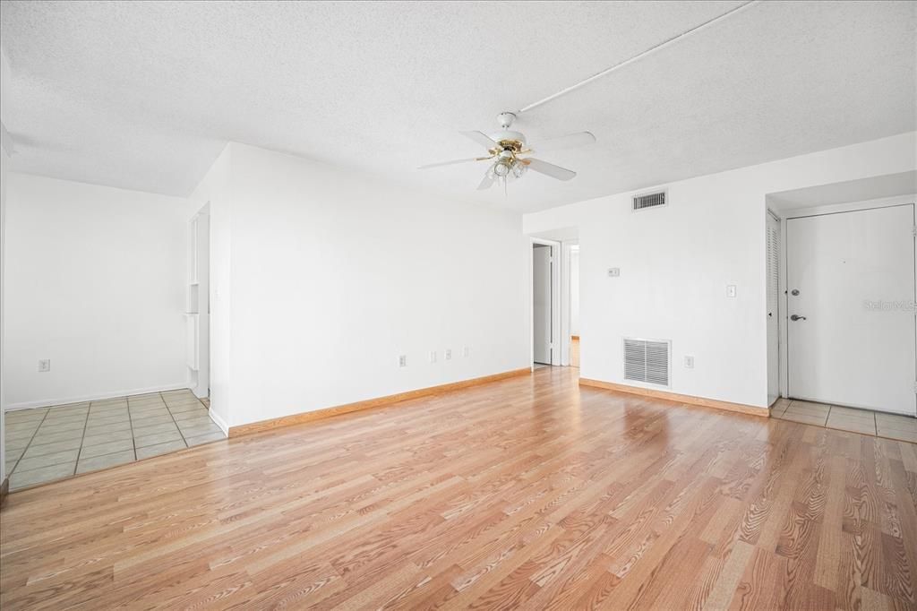En Venta: $119,900 (1 camas, 1 baños, 680 Pies cuadrados)