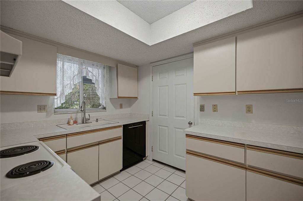 En Venta: $175,000 (2 camas, 2 baños, 1040 Pies cuadrados)
