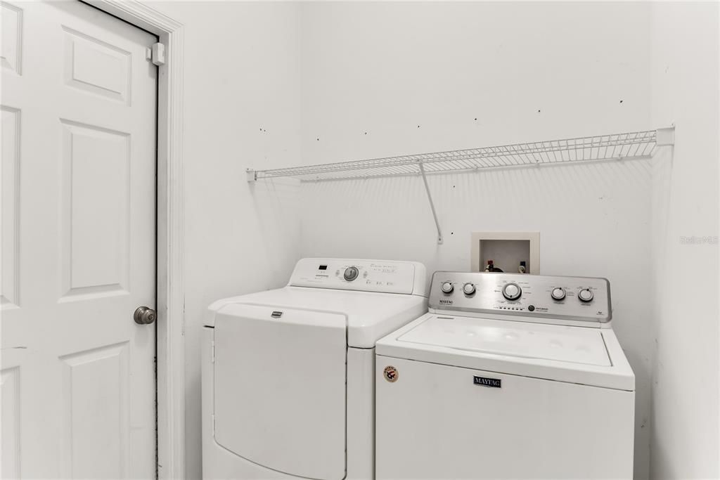 На продажу: $349,990 (4 спален, 2 ванн, 1972 Квадратных фут)
