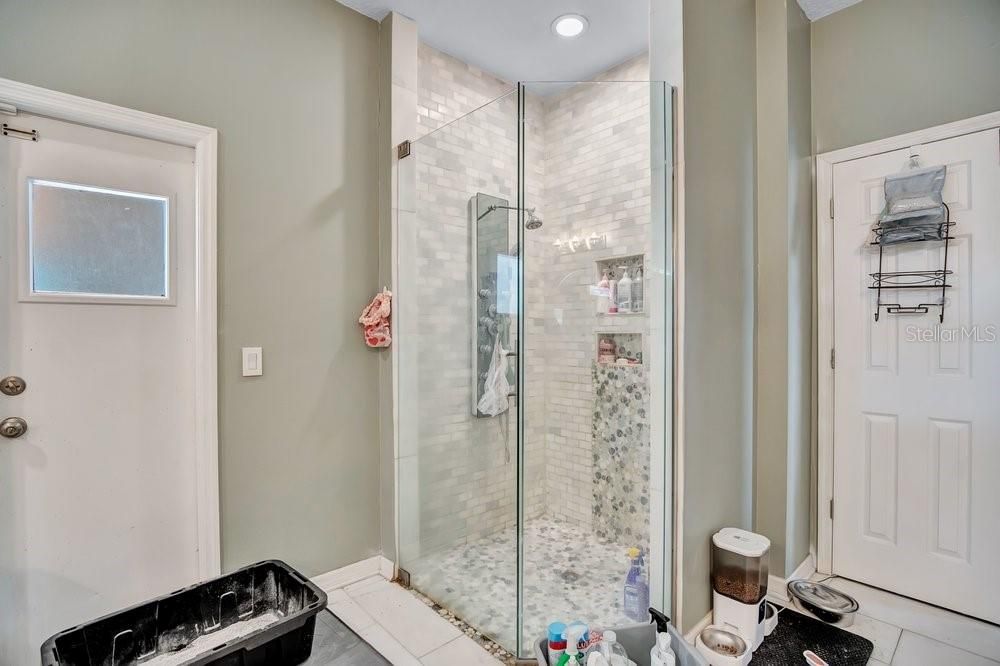 For Sale: $659,900 (4 beds, 2 baths, 2828 Square Feet)