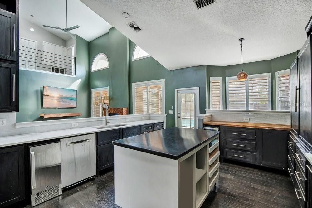 For Sale: $659,900 (4 beds, 2 baths, 2828 Square Feet)