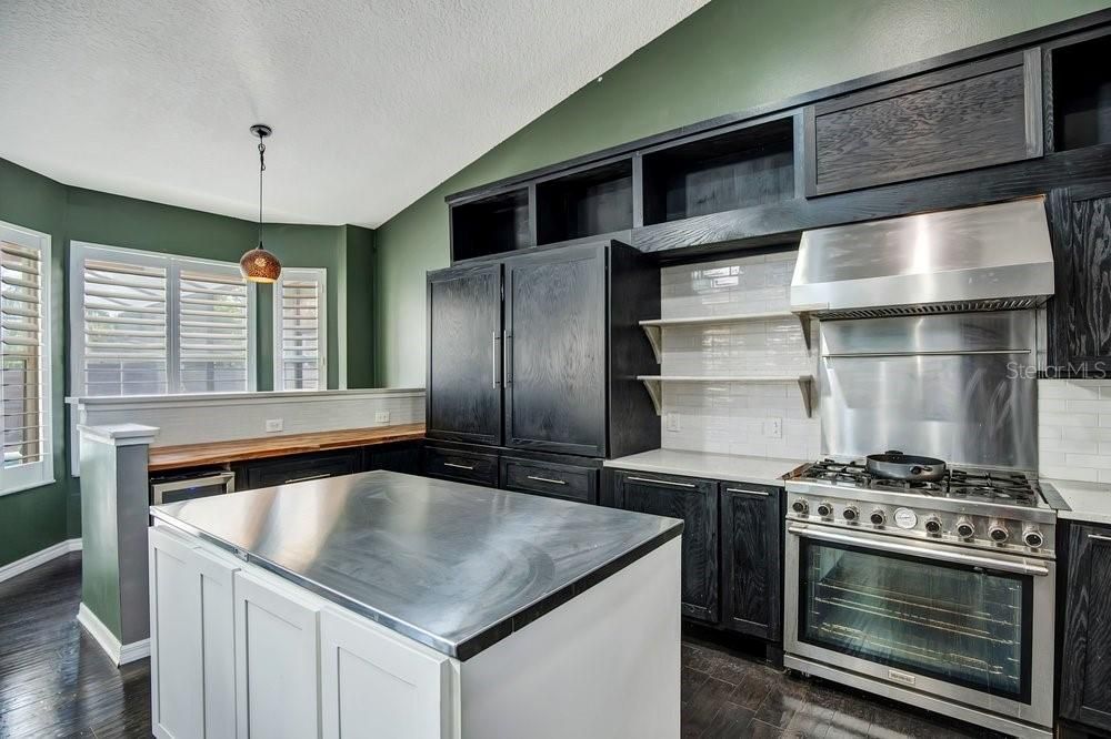 For Sale: $659,900 (4 beds, 2 baths, 2828 Square Feet)