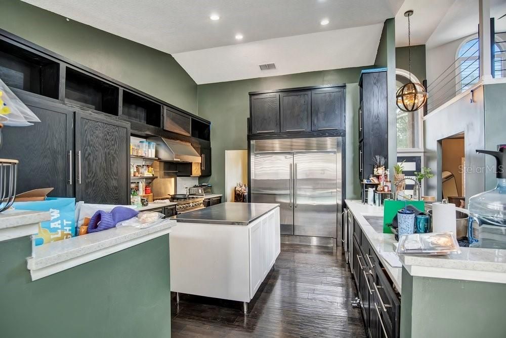For Sale: $659,900 (4 beds, 2 baths, 2828 Square Feet)