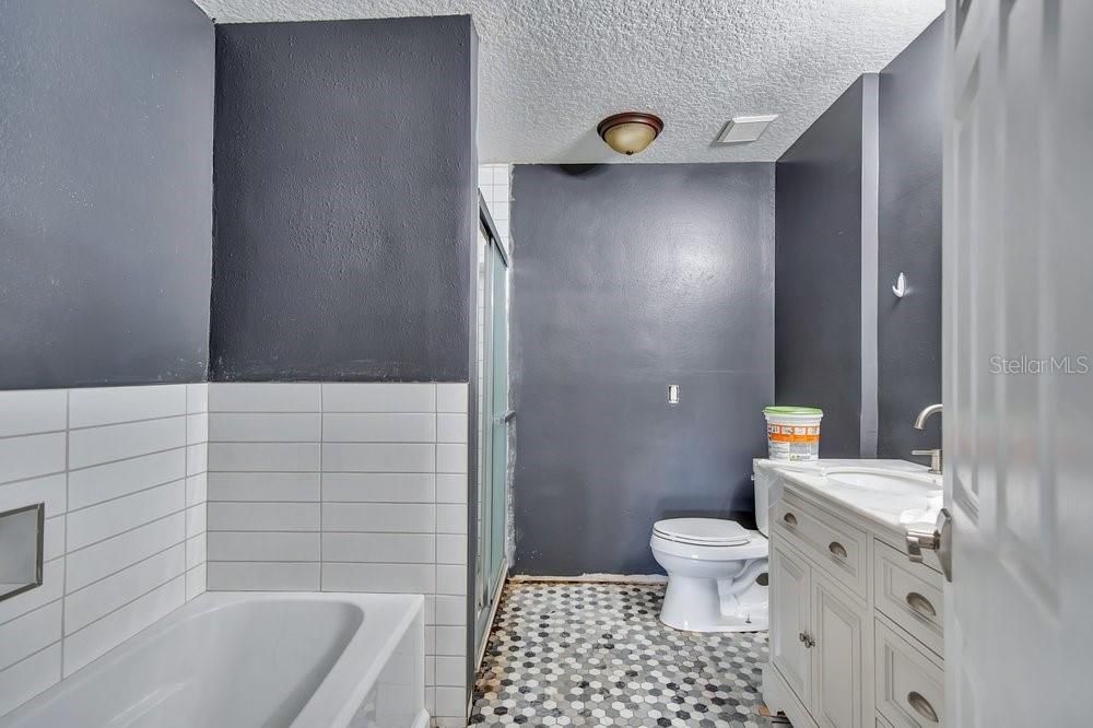 For Sale: $659,900 (4 beds, 2 baths, 2828 Square Feet)