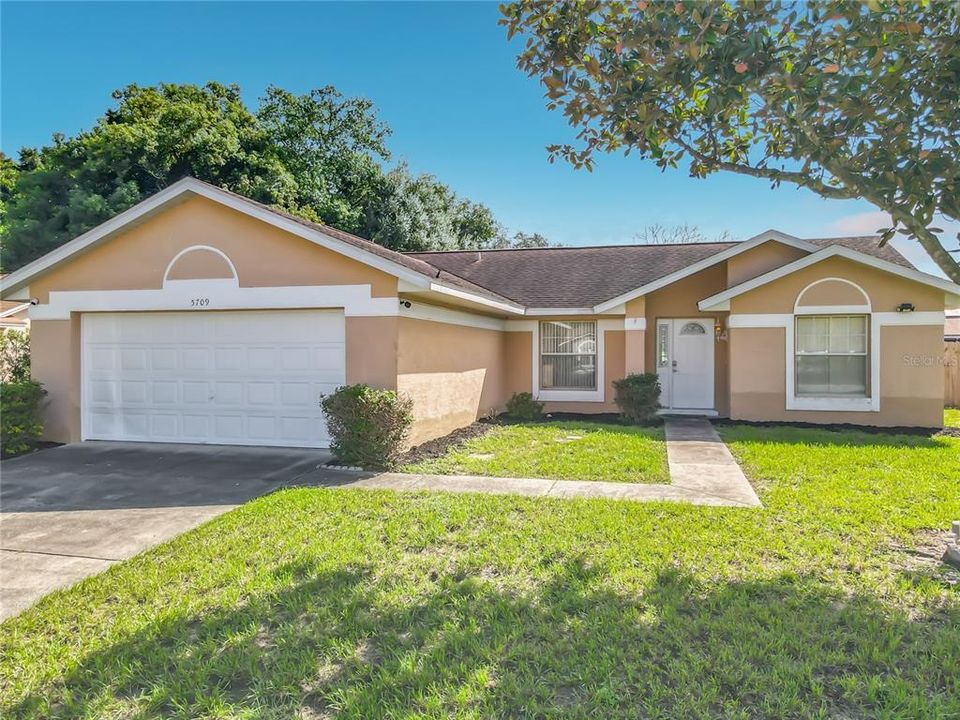 Activo con contrato: $298,000 (3 camas, 2 baños, 1448 Pies cuadrados)