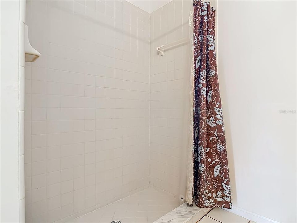 Activo con contrato: $298,000 (3 camas, 2 baños, 1448 Pies cuadrados)