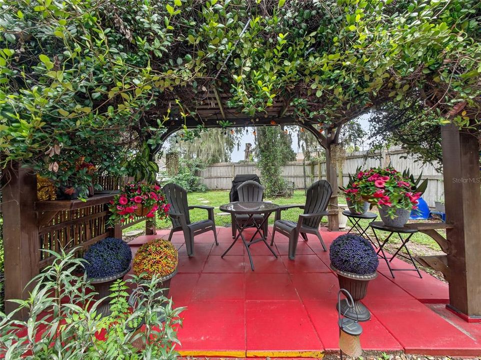 En Venta: $435,000 (4 camas, 2 baños, 1868 Pies cuadrados)