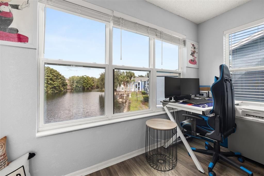 For Sale: $130,000 (1 beds, 1 baths, 735 Square Feet)