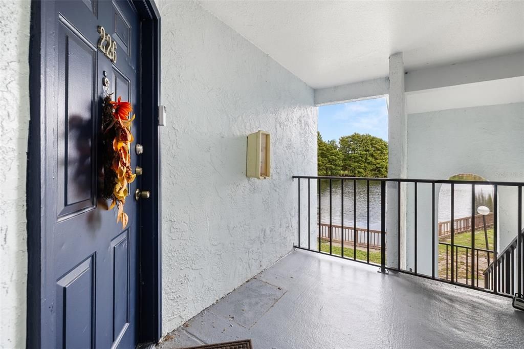 For Sale: $130,000 (1 beds, 1 baths, 735 Square Feet)