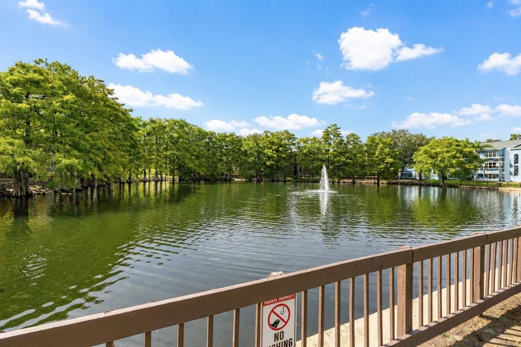 For Sale: $130,000 (1 beds, 1 baths, 735 Square Feet)