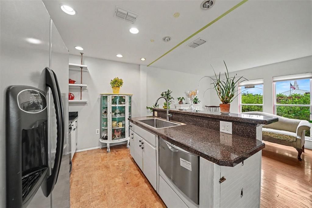 На продажу: $188,500 (1 спален, 1 ванн, 674 Квадратных фут)