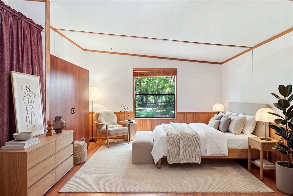 For Sale: $450,000 (6 beds, 4 baths, 2322 Square Feet)