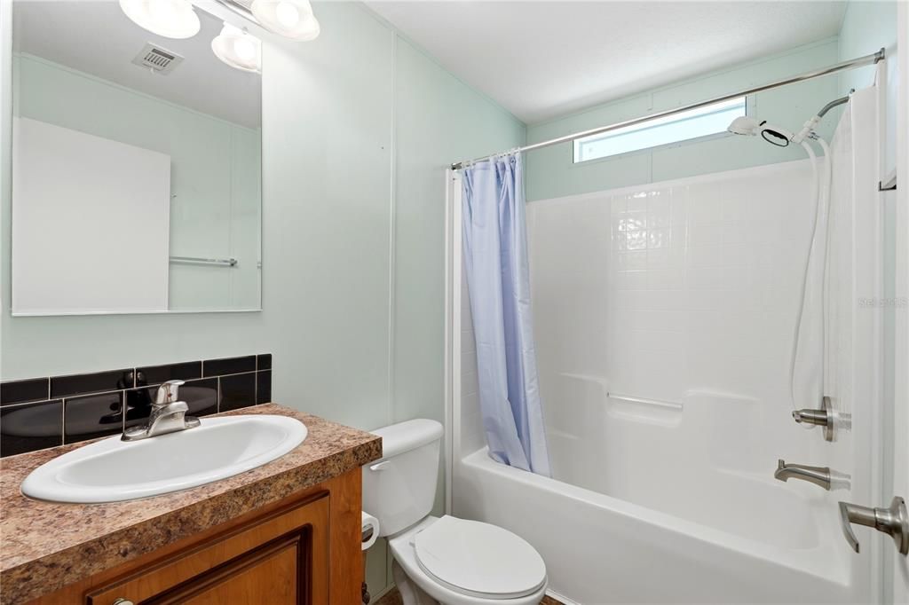 For Sale: $450,000 (6 beds, 4 baths, 2322 Square Feet)