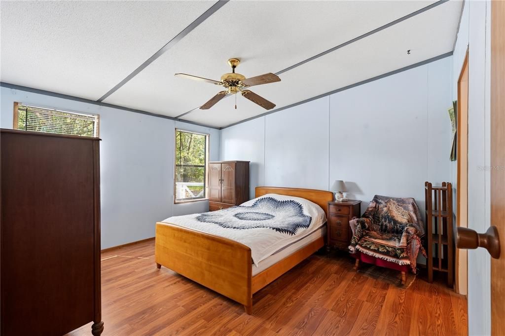 For Sale: $450,000 (6 beds, 4 baths, 2322 Square Feet)