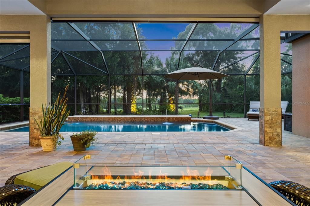 Activo con contrato: $879,000 (4 camas, 3 baños, 3826 Pies cuadrados)