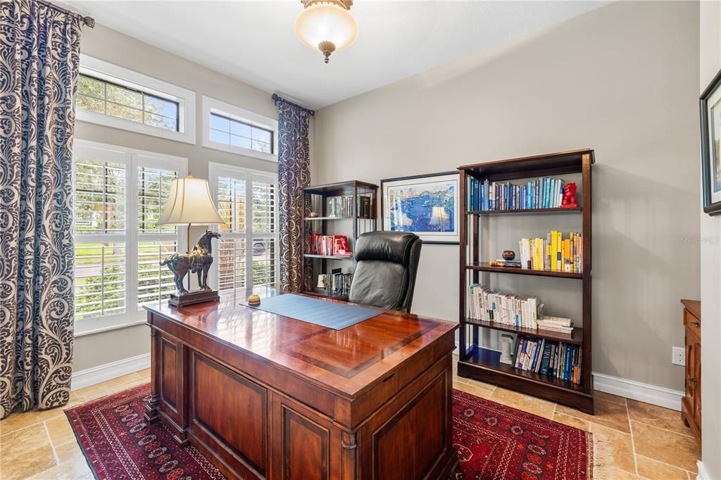Activo con contrato: $879,000 (4 camas, 3 baños, 3826 Pies cuadrados)