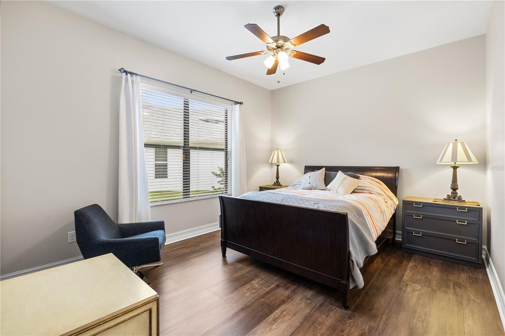 Activo con contrato: $879,000 (4 camas, 3 baños, 3826 Pies cuadrados)