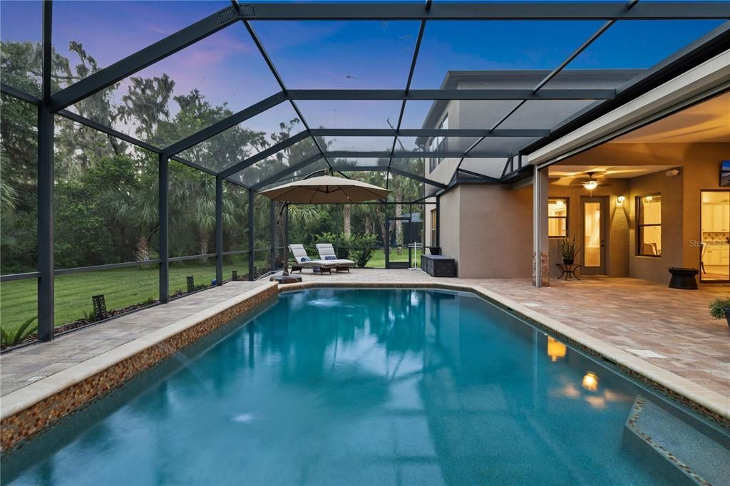 Activo con contrato: $879,000 (4 camas, 3 baños, 3826 Pies cuadrados)
