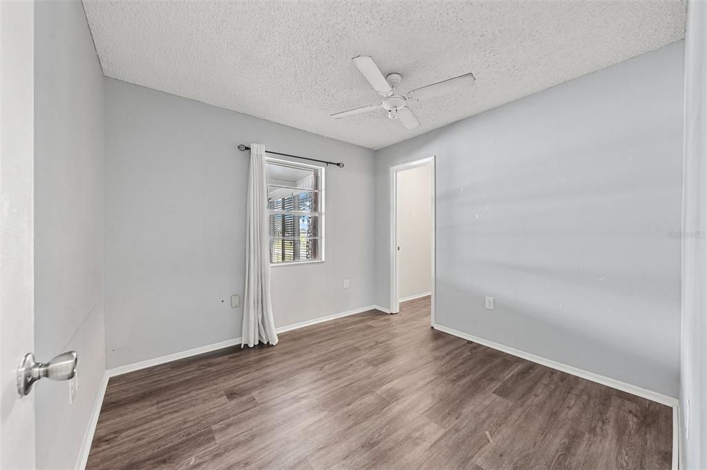 For Sale: $290,000 (3 beds, 2 baths, 1135 Square Feet)