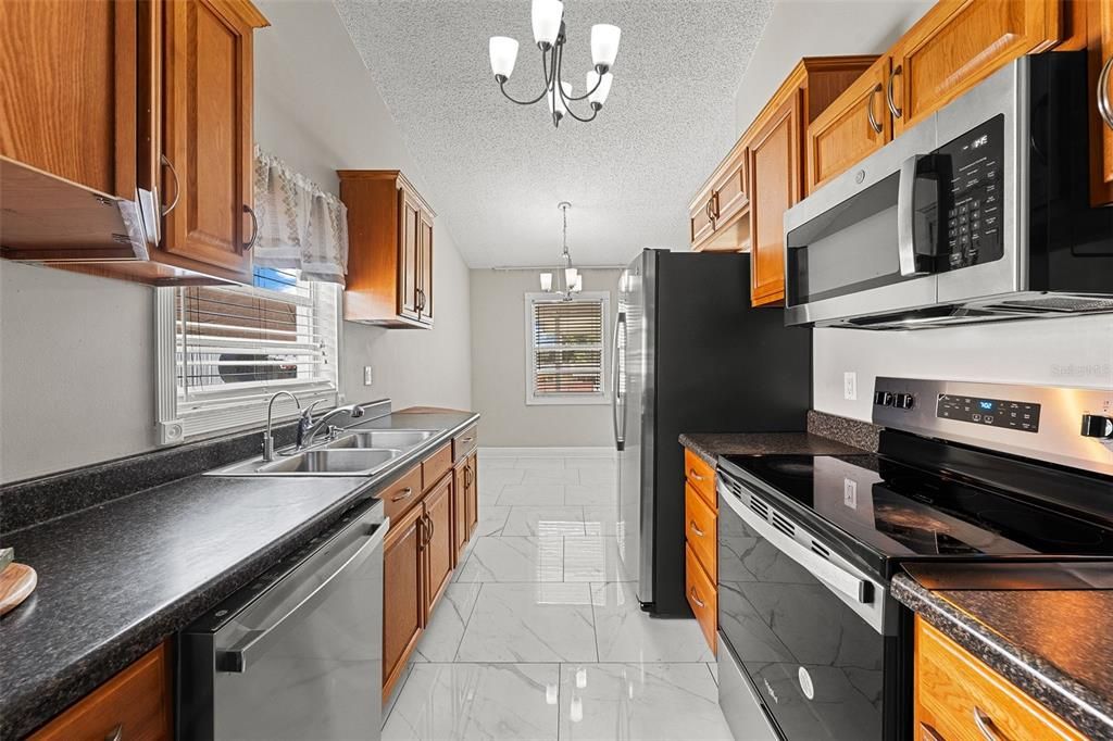 For Sale: $290,000 (3 beds, 2 baths, 1135 Square Feet)