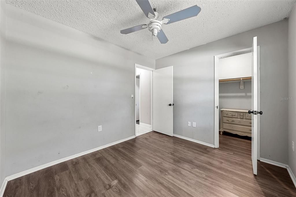 For Sale: $290,000 (3 beds, 2 baths, 1135 Square Feet)