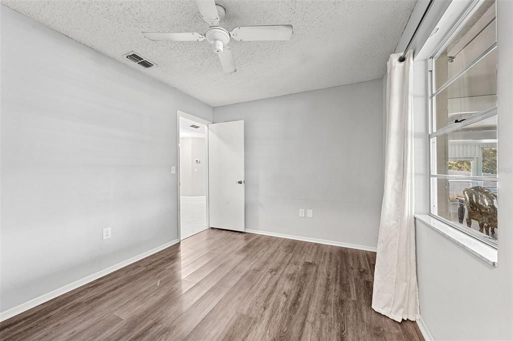 For Sale: $290,000 (3 beds, 2 baths, 1135 Square Feet)
