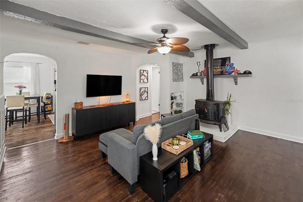En Venta: $319,000 (2 camas, 1 baños, 1316 Pies cuadrados)