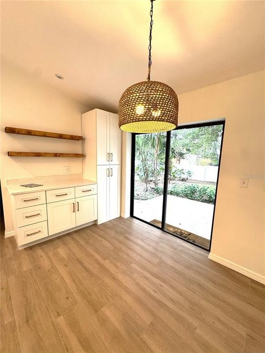 For Rent: $3,000 (3 beds, 2 baths, 1297 Square Feet)