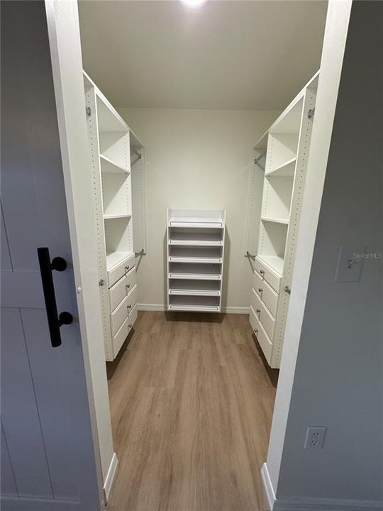 For Rent: $3,000 (3 beds, 2 baths, 1297 Square Feet)