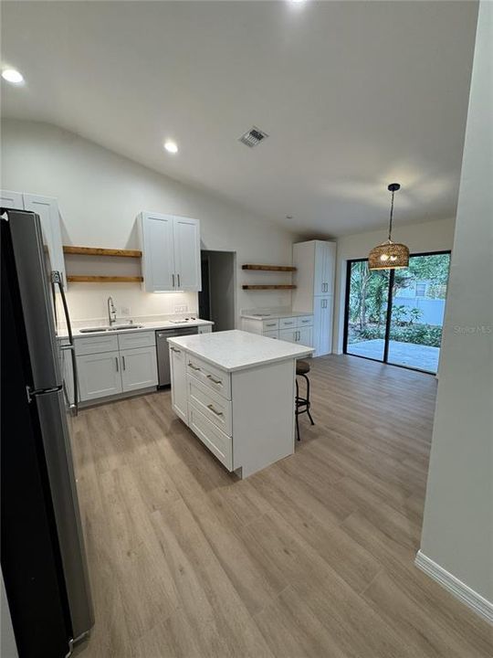 For Rent: $3,000 (3 beds, 2 baths, 1297 Square Feet)